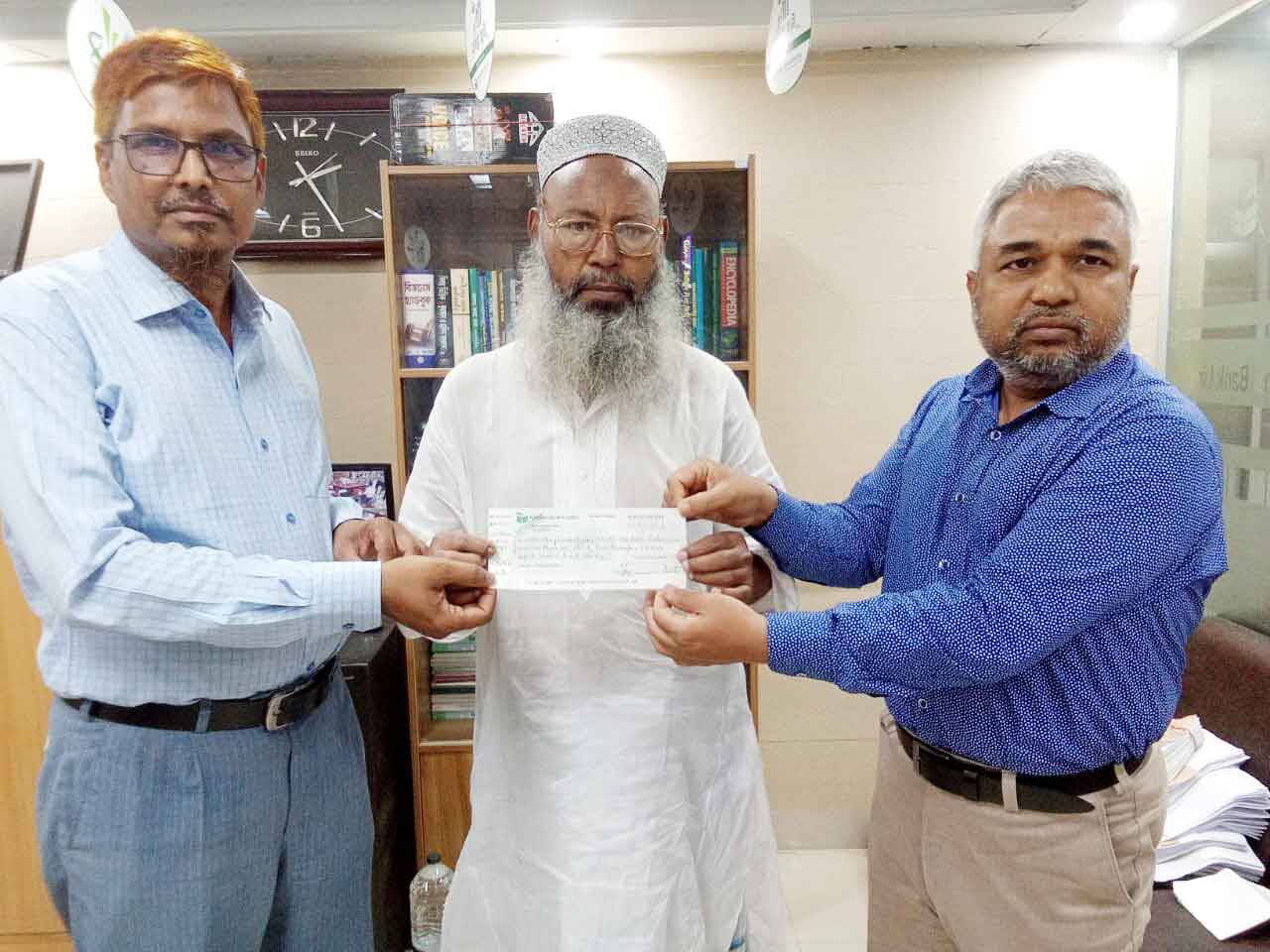 চাঁপাইনবাবগঞ্জ শাখা কর্তৃক বীমা দাবি পরিশোধ_